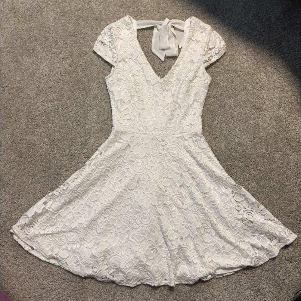 Elegant White Lace Dress